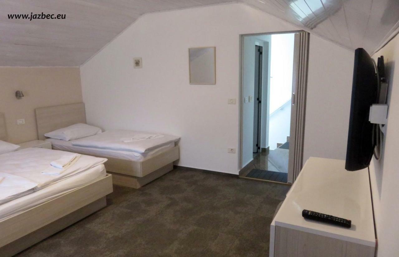 Sobe Rooms Zimmer Jazbec Idrsko Exteriér fotografie